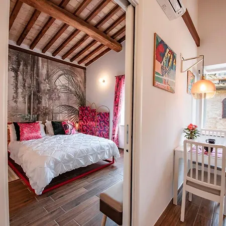 The Secret Nest In San Gimignano